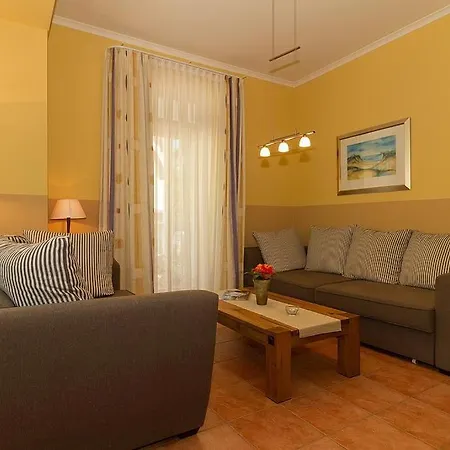 Duenenschloss Duenenschloss 1-16 *